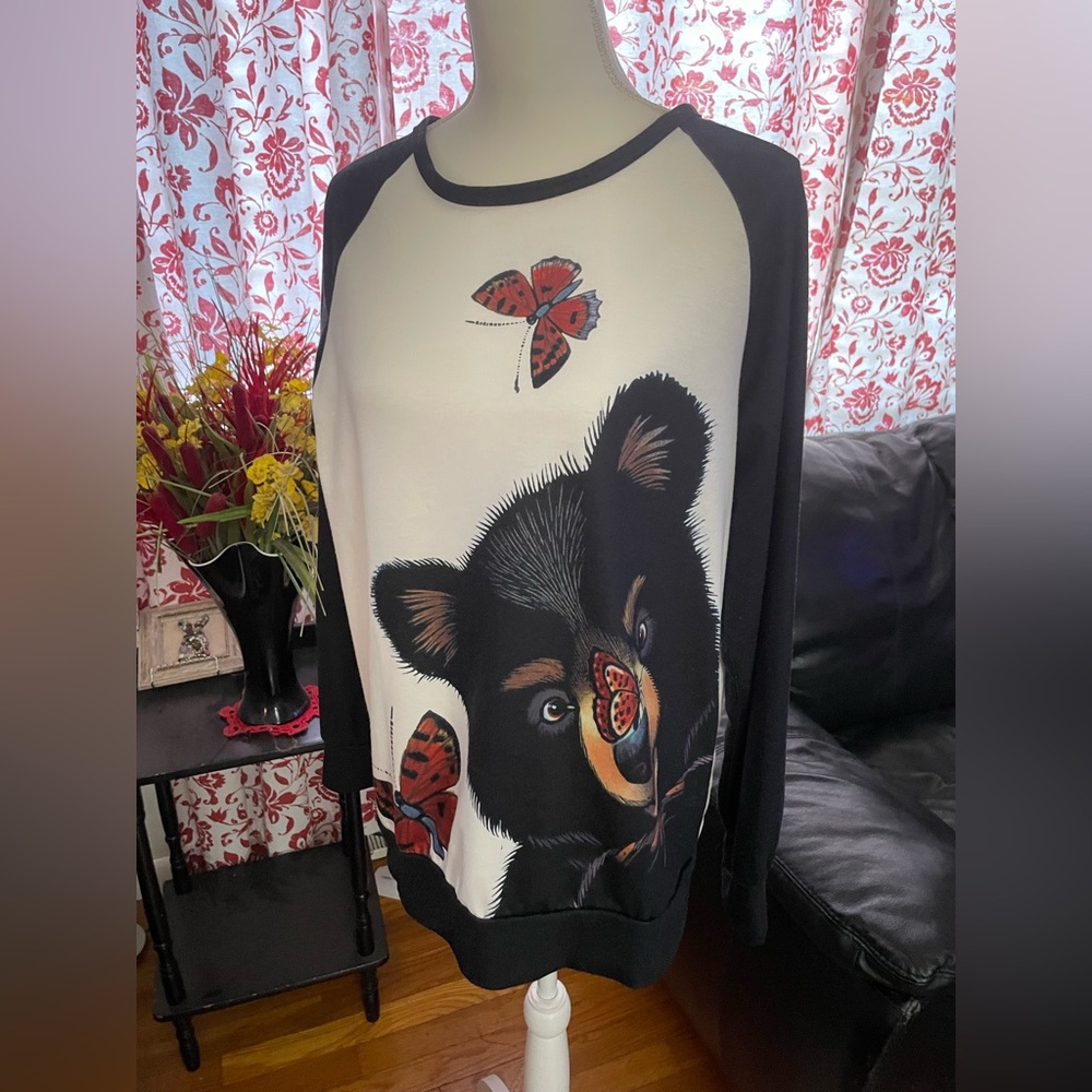 Cute Long sleeve Unbranded Pullover women’s shirt with Bear